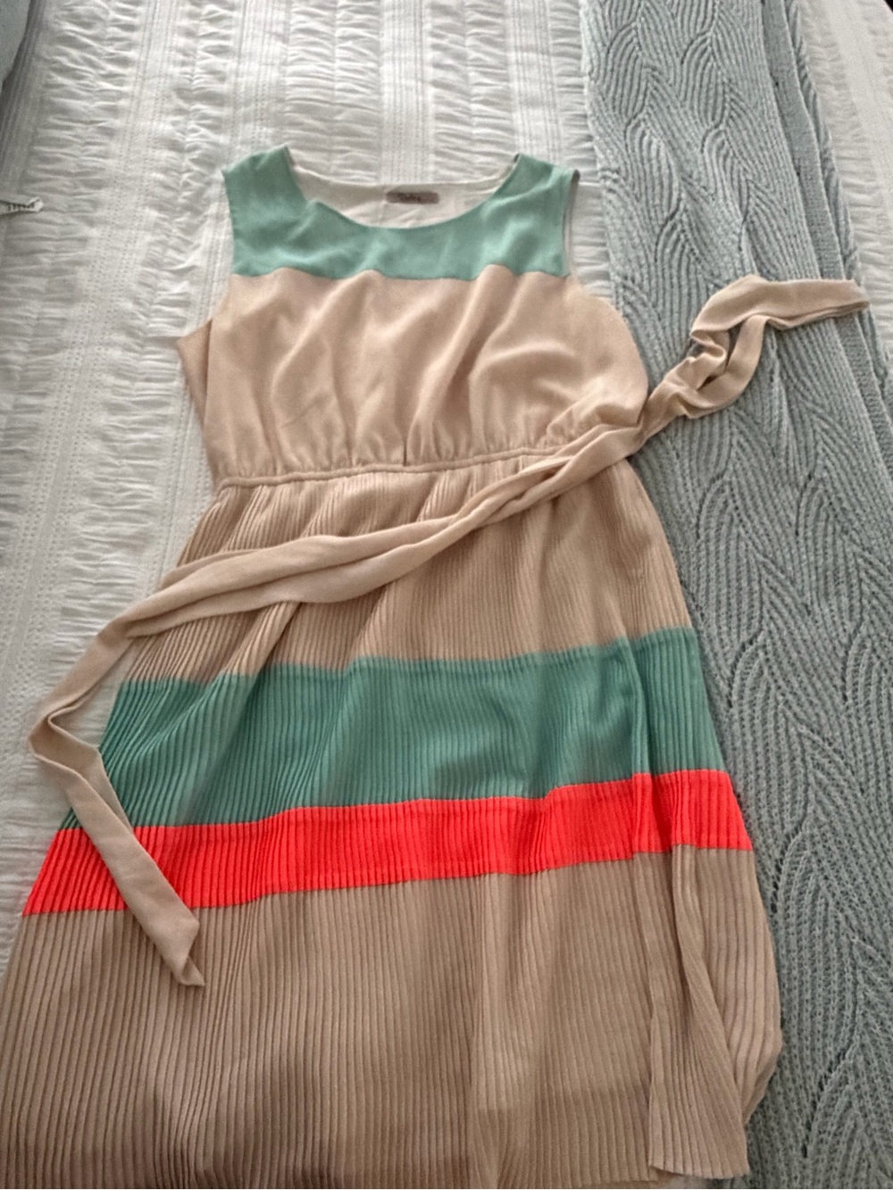 Darling Sleeveless Colorblock Midi Dress in Beige, Mint & Coral